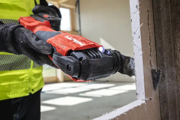 Cutting drywall with Hilti Multitool