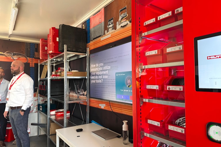 Afbeelding van collega tijdens Software Tour