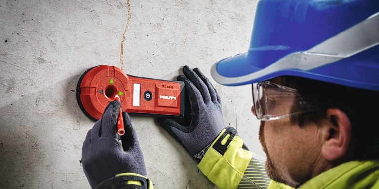 jobsite worker using Hilti Tool balancer