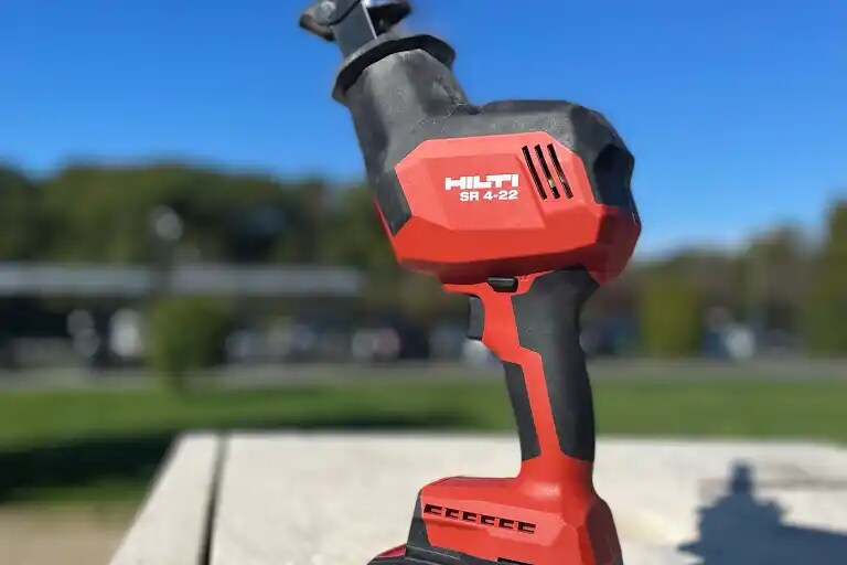 Picture of the Nuron cordless reciprocating saw SR 4-22