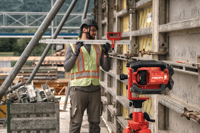 The PR 400 delivers exterior rotary laser level features with automatic functions for long-distance levelling, aligning, squaring and dual slope capabilities.
