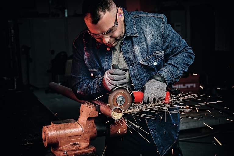 Choose the right tools for plumbers in the trade