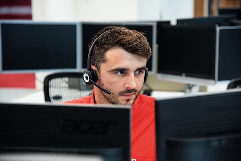 Asesor comercial de Hilti a distancia