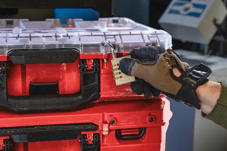 Hangslot gebruikt op een ProKit-koffer