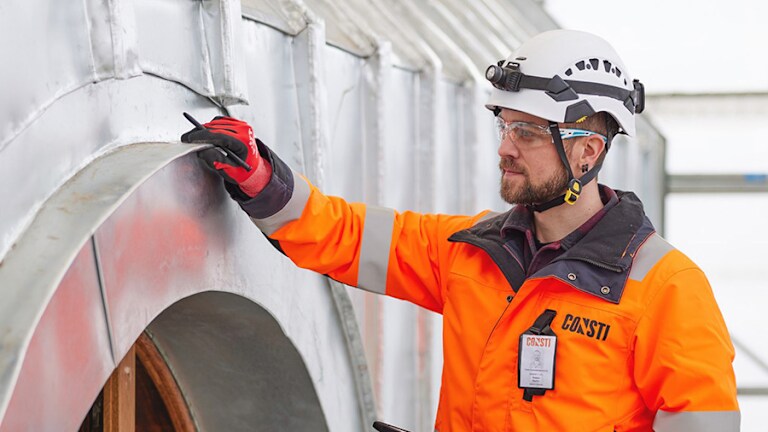 Constin työntekijä