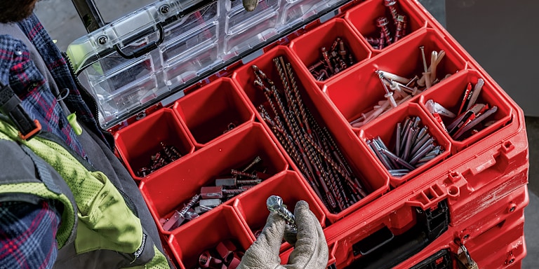 Use our organiser with 11 reconfigurable bins for the inserts and extras you need on the job.