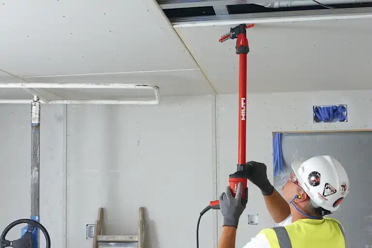 SD-M 1 et SD 5000, avec rallonge SME pour la fixation de plaques de plafond.