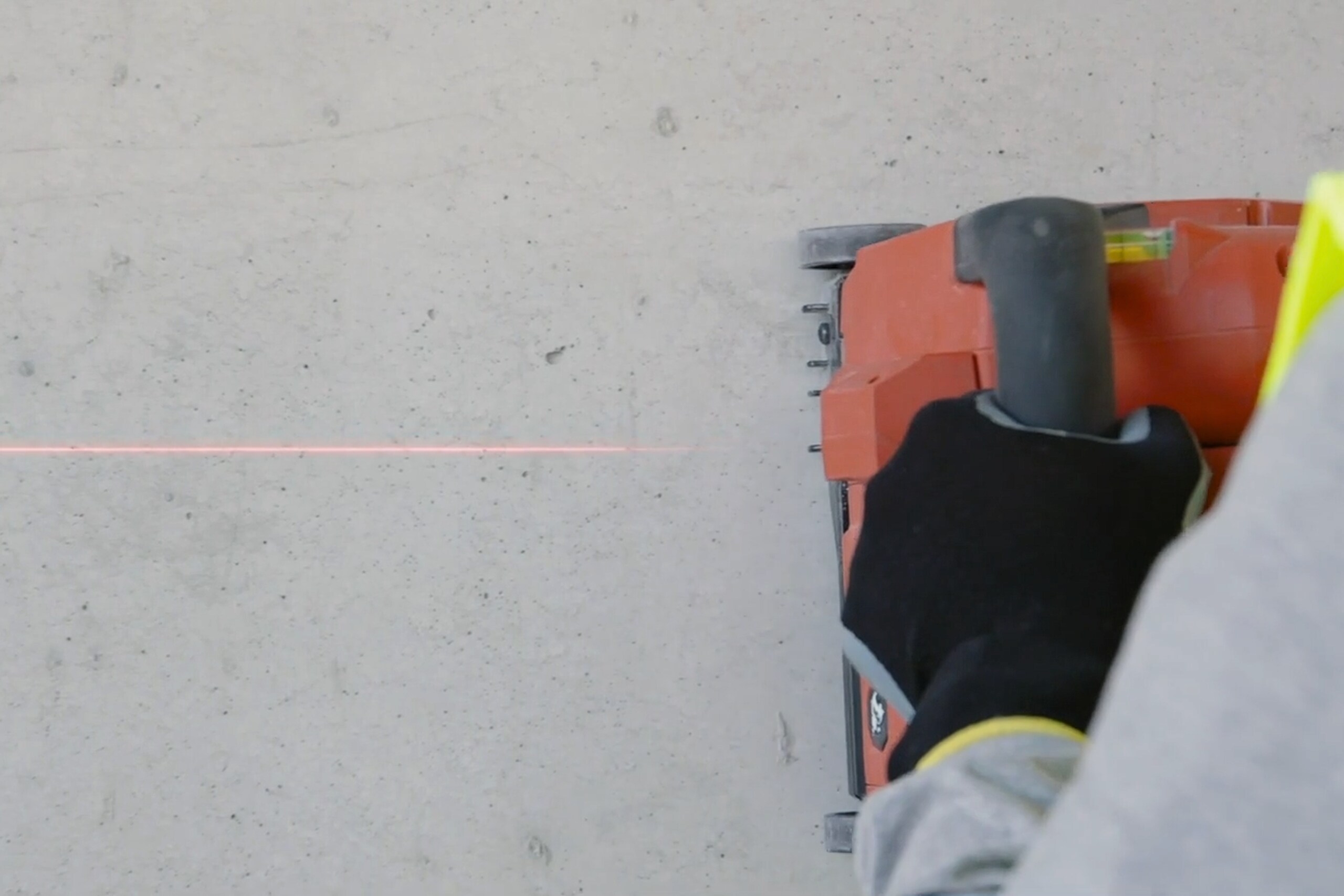 Close‑up van de geïntegreerde lasermodule in de Hilti DCH 150-SL muurfrees