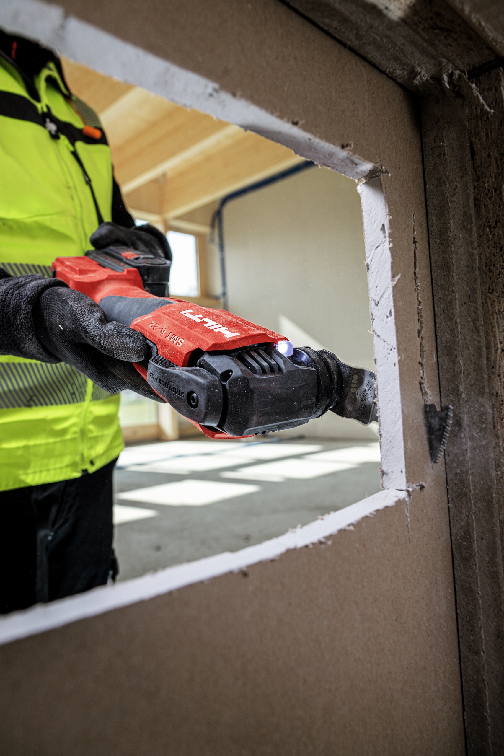 Cutting drywall with Hilti Multitool