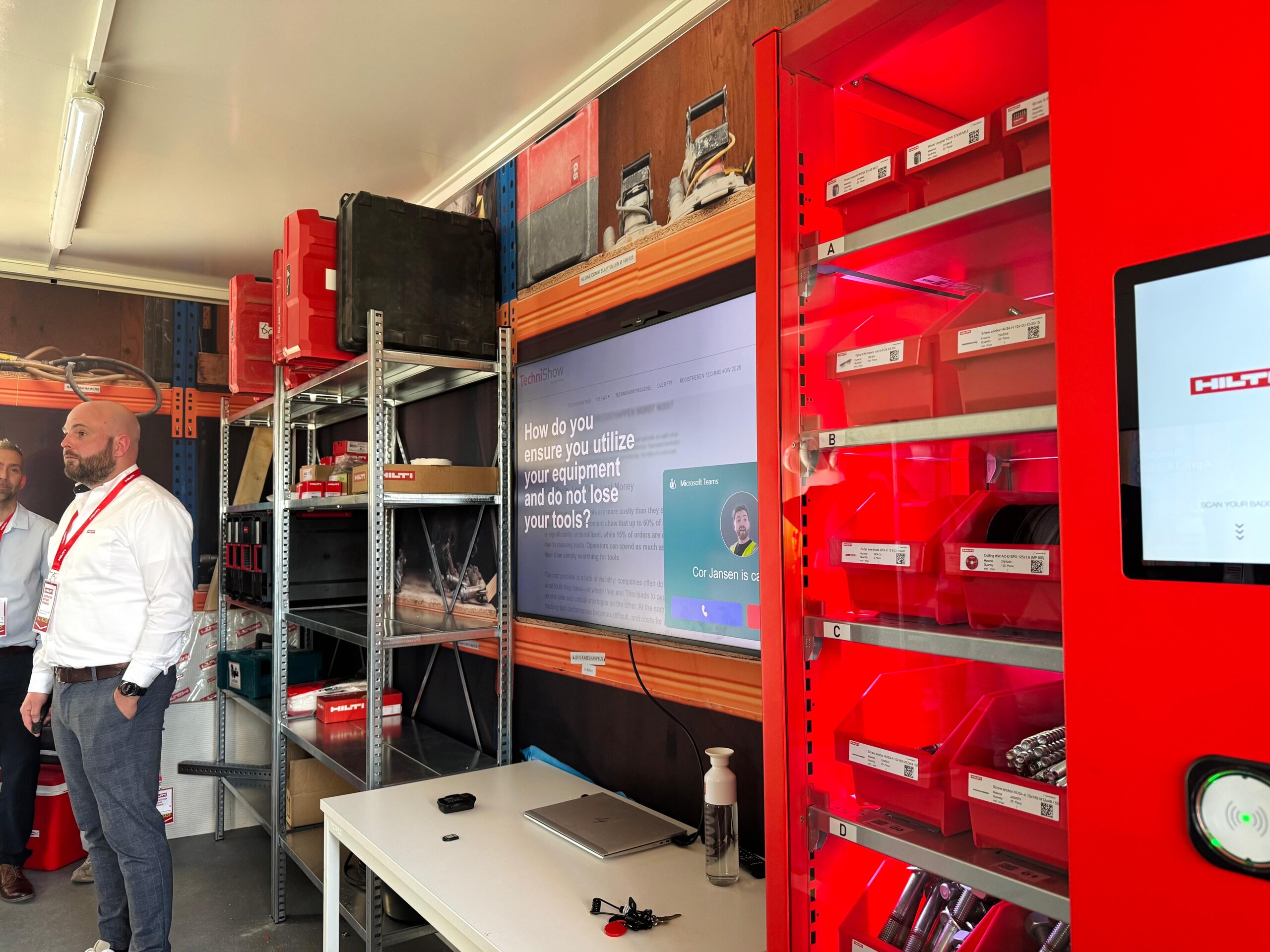 Afbeelding van collega tijdens Software Tour
