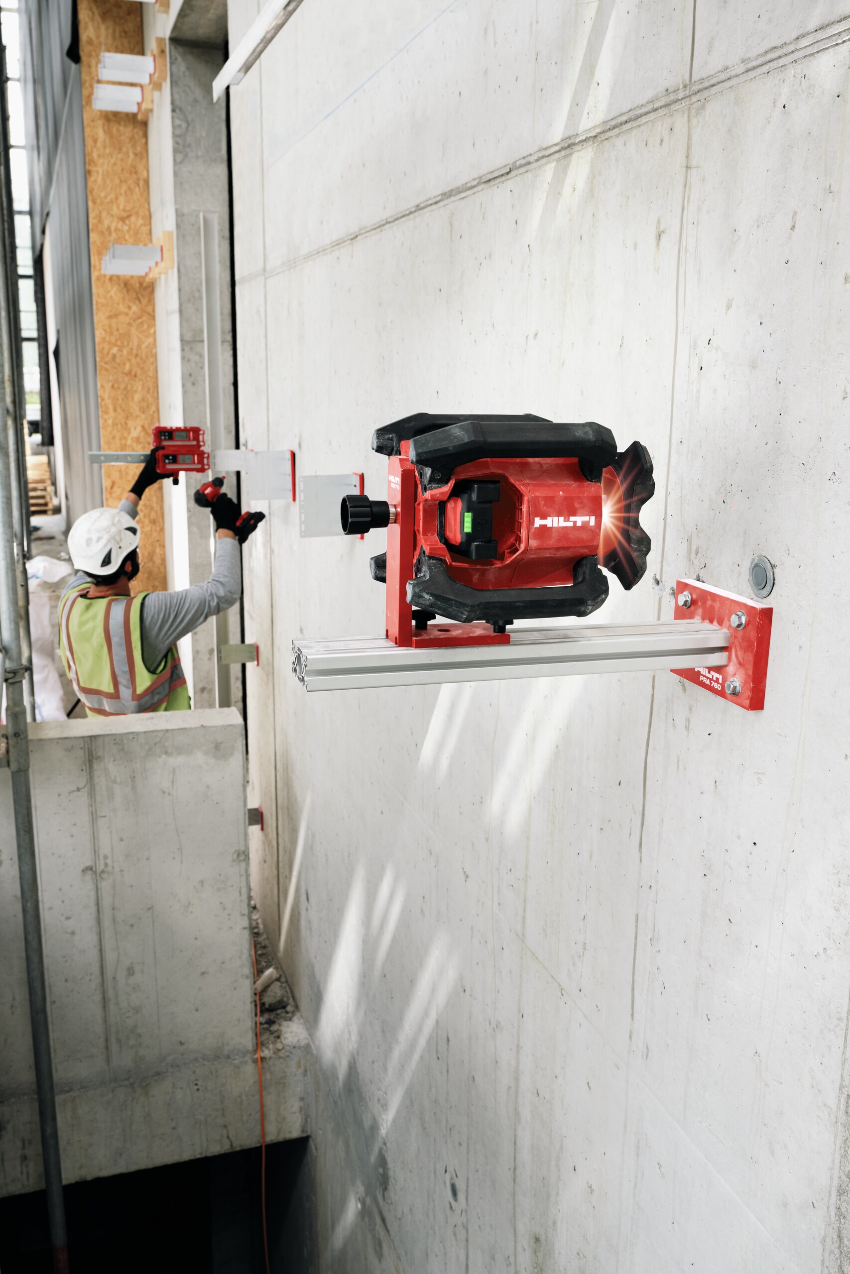 Hilti PR 4-22 is a robust exterior rotary laser level designed for horizontal levelling.