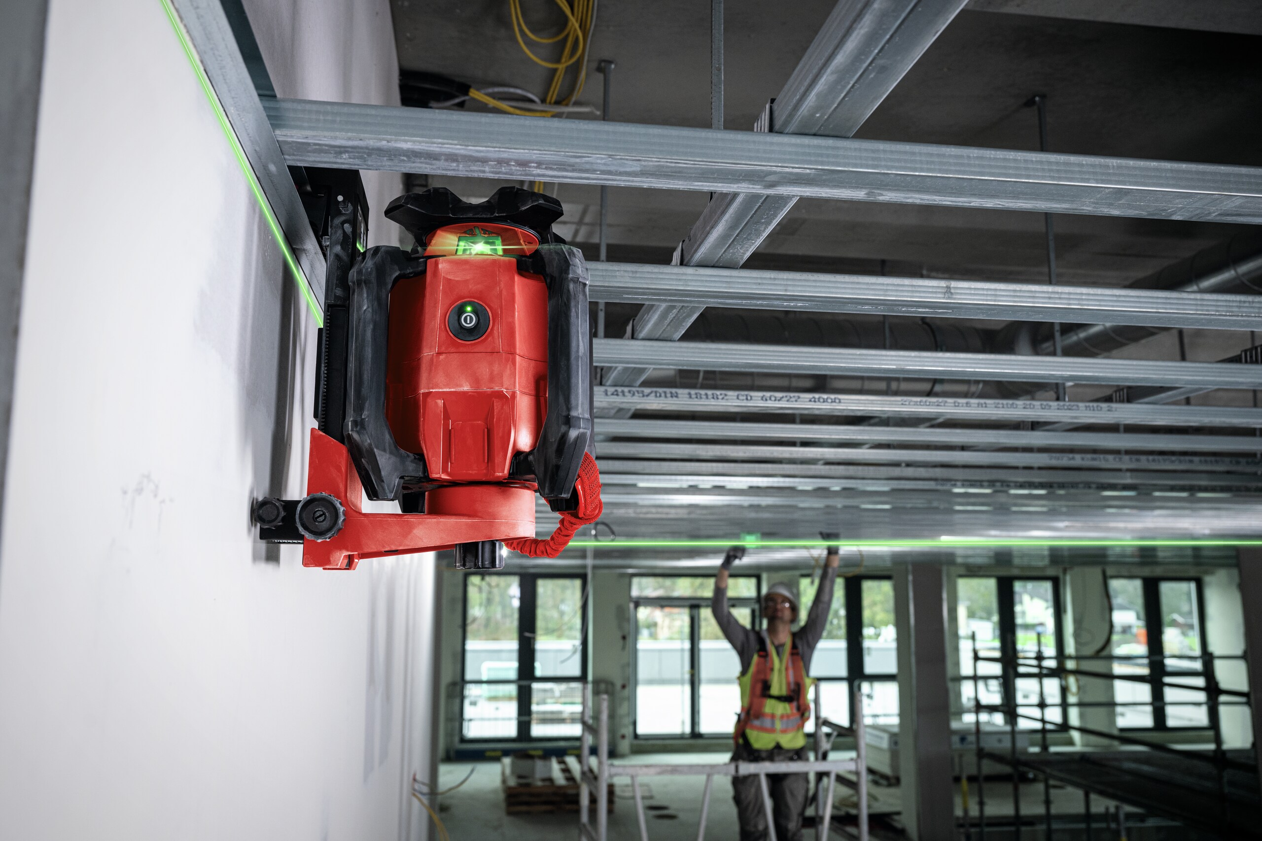 Our PR 40G-22 offers the same functions as the PR 40-22, including one button operation, but features a green laser for internal/ interior applications. 