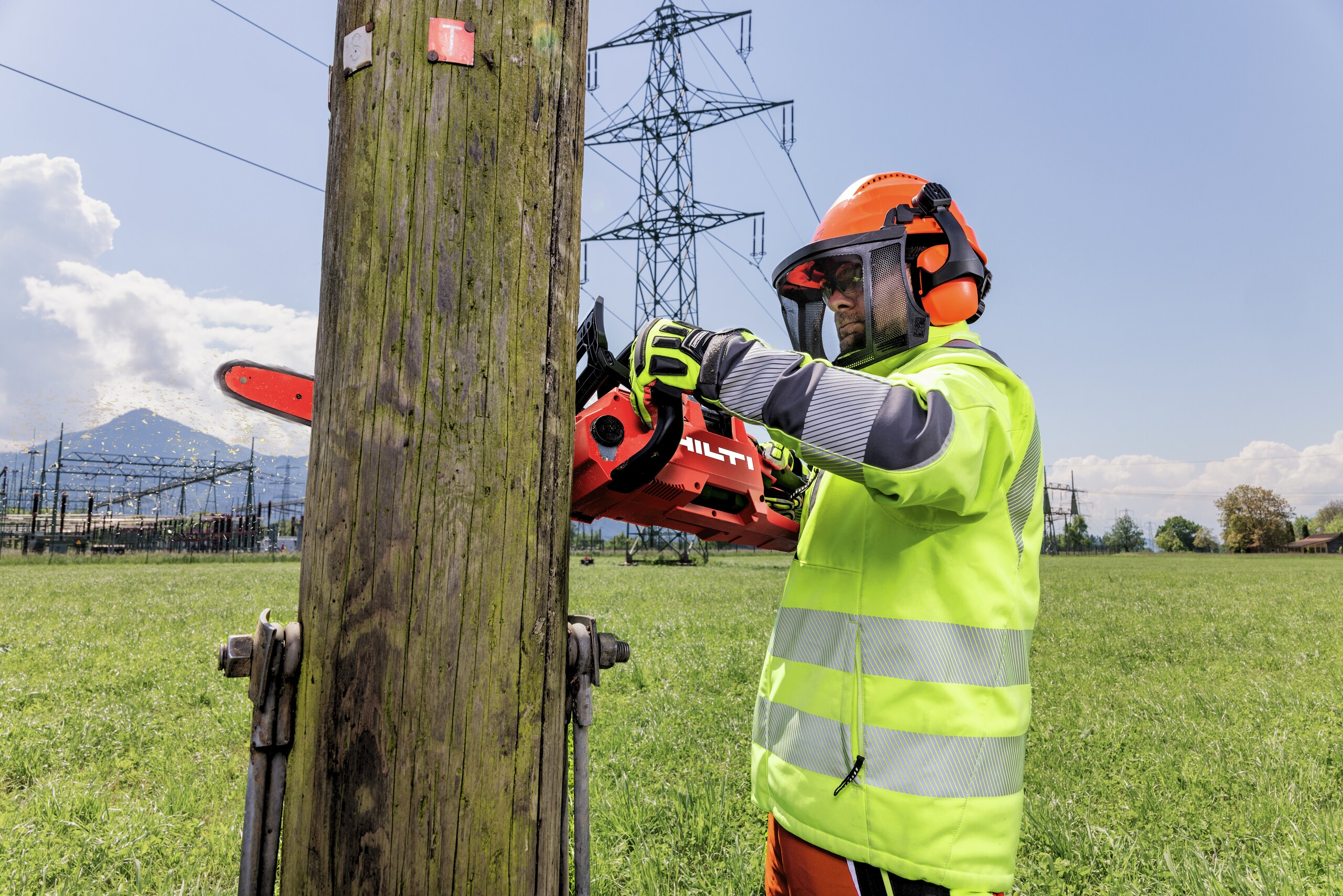cordless chainsaw- Convenience