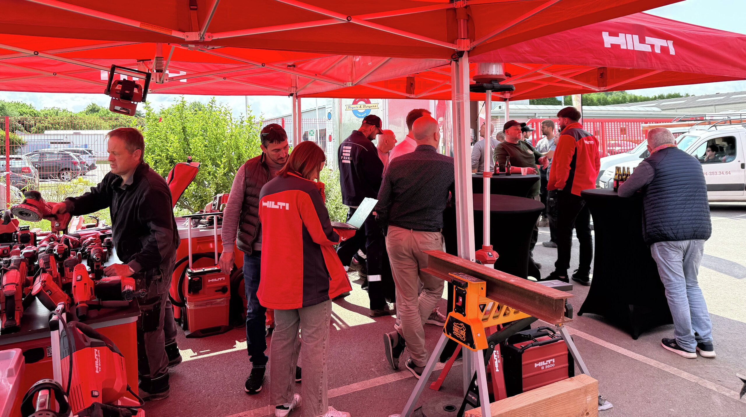 Hilti Store employee showing information on a tablet