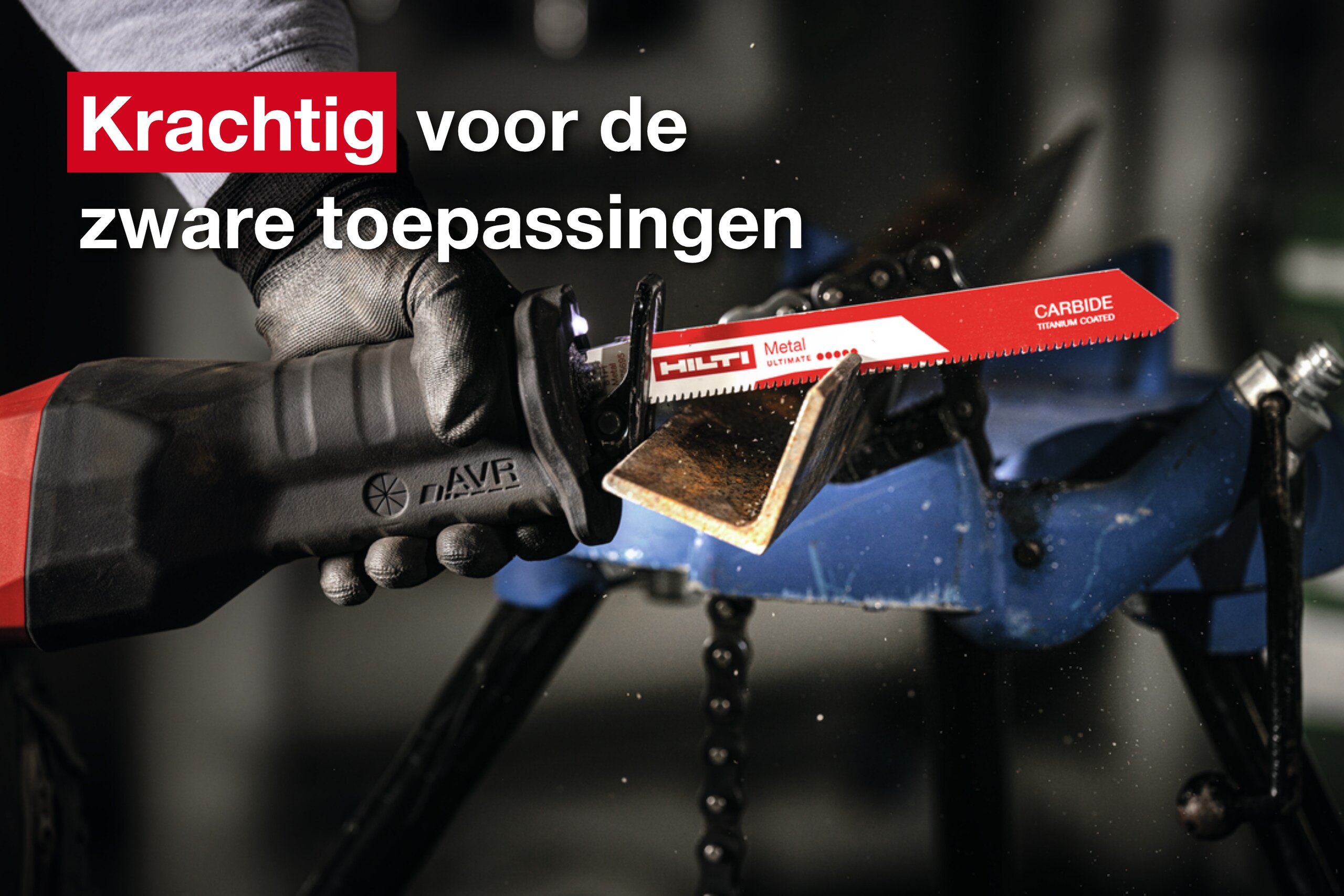 Reciprozaagblad dat staal doorzaagt