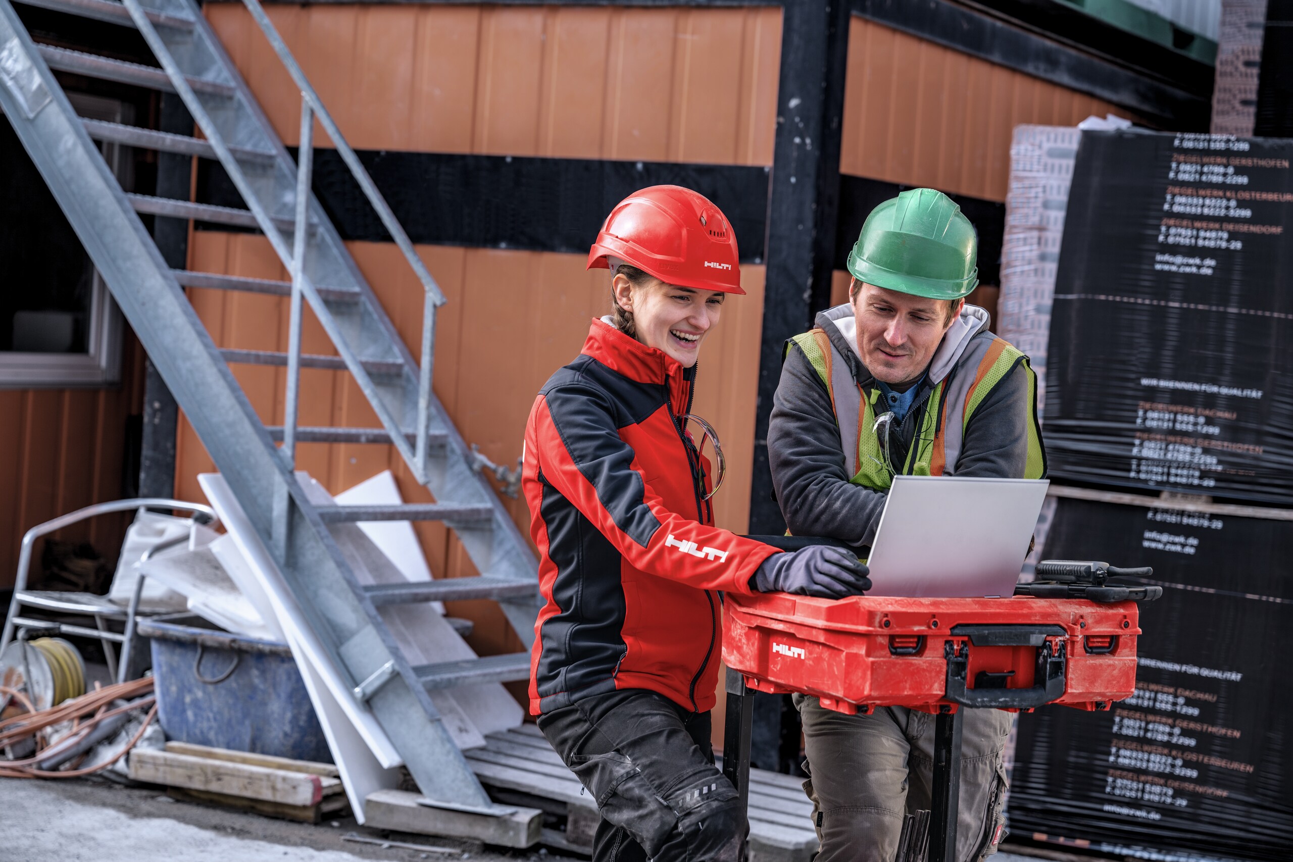 Create a temporary working surface by connecting organisers or boxes to the trolley top.